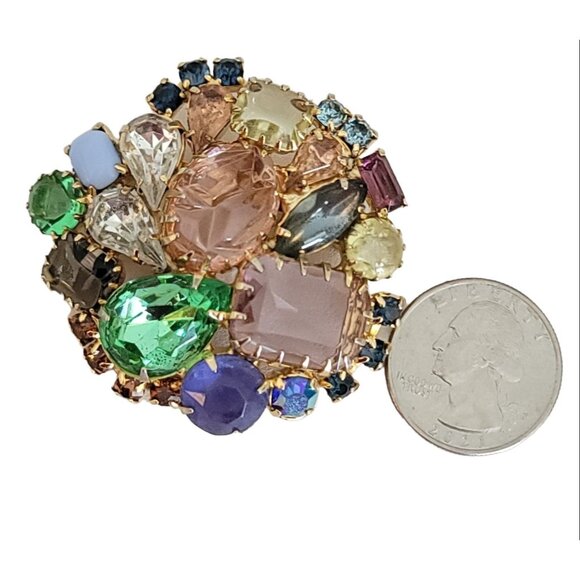 Gold Tone Molded Glass, Rhinestone Prong-Set Cluster Brooch, M768 - Picture 8 of 10